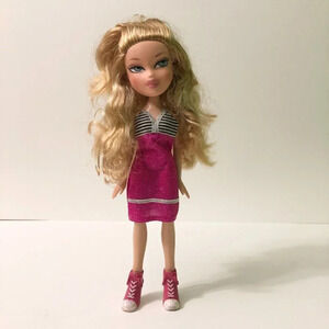 MGA  Bratz Cloe Doll Dress and Shoes TLC